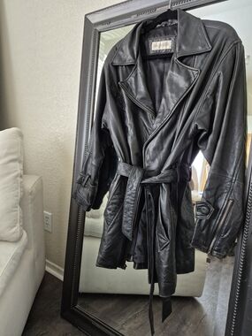 90s Vintage Classic Jones New York Black Leather Trench Coat - Women's